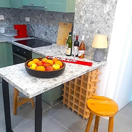 Luxury In Central Apartment